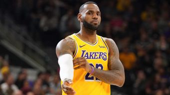 詹皇不老!勒布朗·詹姆斯再创NBA历史纪录,传奇仍在延续 詹皇不老!勒布朗·詹姆斯再创NBA历史纪录,传奇仍在延续