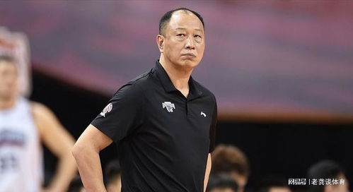 福建篮球队教练朱世龙身高之谜,矮个子教练如何撑起CBA赛场? 福建篮球队教练朱世龙身高之谜,矮个子教练如何撑起CBA赛场?
