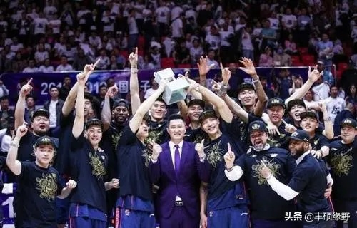 CBA卫冕冠军主场沦陷，王者之师遭遇赛季最惨痛失利