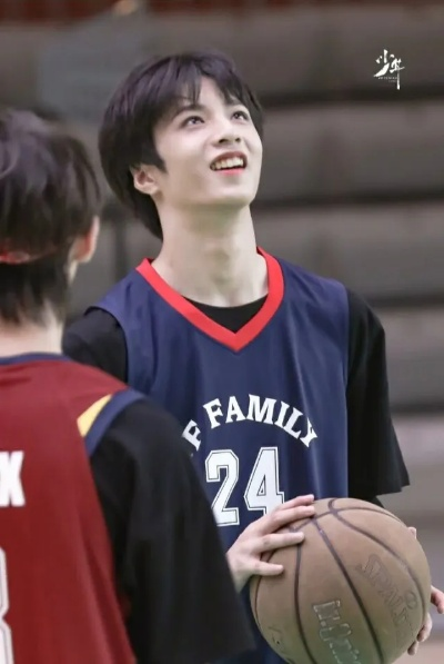 刘耀文最喜欢的NBA球员,偶像的力量与篮球的热爱 刘耀文最喜欢的NBA球员,偶像的力量与篮球的热爱